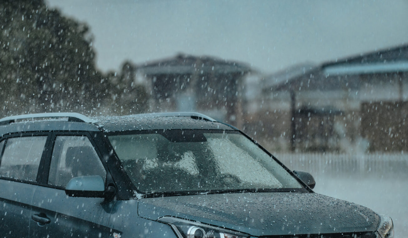 Driving in Snow vs Driving in Rain: Must-Know Insurance Claim Factors
